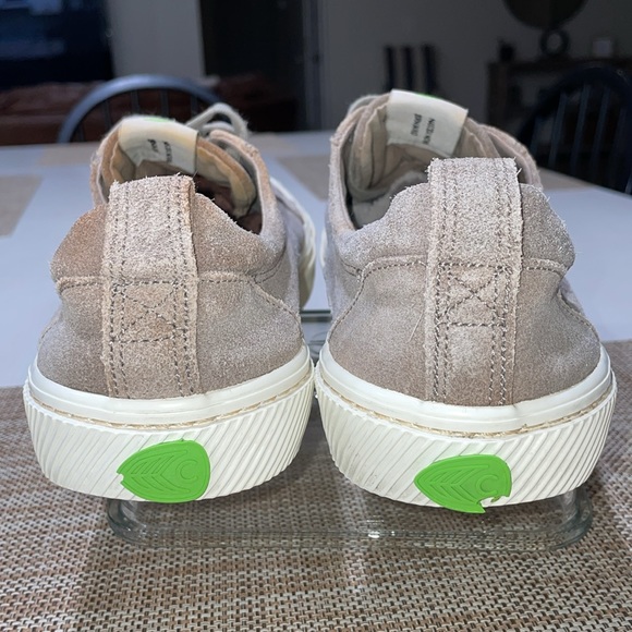 Cariuma OCA Low Brazilian suede sneaker. Men's 10. Excellent condition. Stylish! - Picture 9 of 14